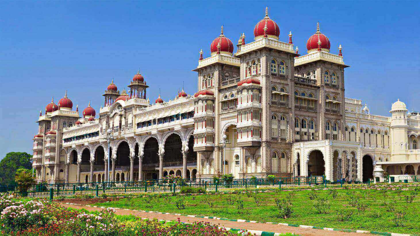 Blissful Ooty with Mysore tour packages 